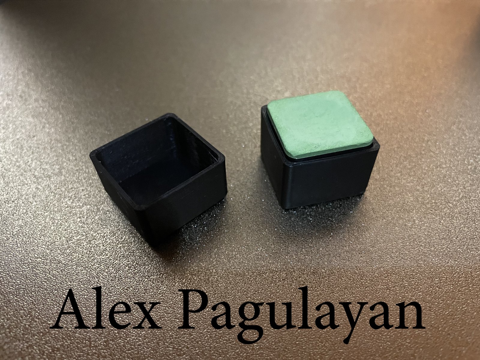 Alex Pagulayan chalk fit: cup and chalk